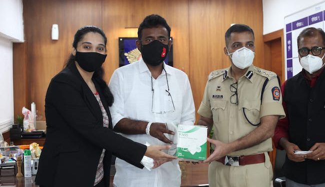 Mumbai Police receive 50,000 N-95 masks from Sydney, donated through a joint initiative by NGO Vision Rescue and Cathay Pacific airlines