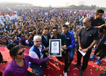 Anil Kapoor and Bajaj Allianz Life together once again created history today by breaking its own Guinness World RecordsTM title for ‘Most number of people holding the abdominal plank position.