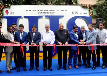 MR. SUBHASH DESAI HON. MINISTER FOR INDUSTRIES & MINING, MAHARASHTRA & MR. PRAMOD KUMAR AGRAWAL (CHAIRMAN, GJEPC) INAUGURATE INDIA’S SHOW OF INTERNATIONAL STATURE 18,000 VISITORS FROM 325 INDIAN CITIES & 55 COUNTRIES EXPECTED TO ACCESS 700+ EXHIBITORS & 1,300 BOOTHS 7th IGJME – ASIA’S LARGEST – EXHIBITS LATEST IN G&J TECHNOLOGY.