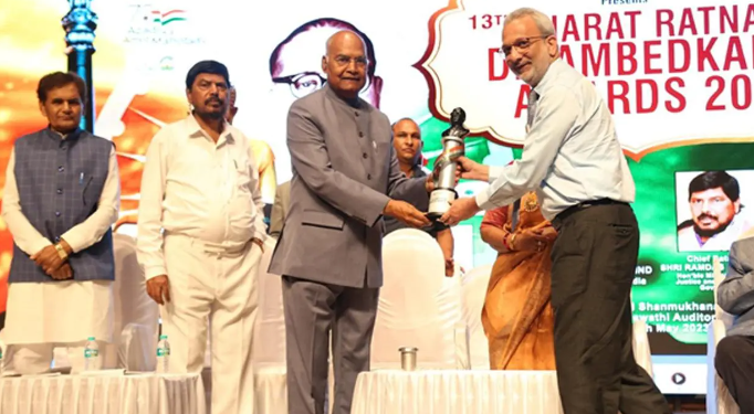 Dr. Bipin Sule Honored by 14th President Ramnath Kovind for Promoting National Education Policy