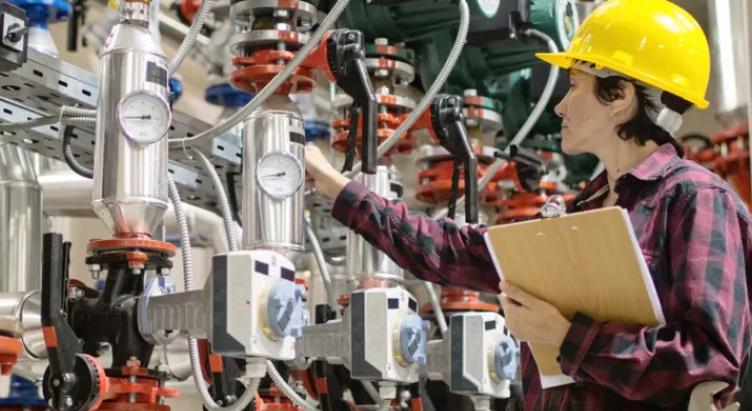 “Harnessing Power and Sustainability: Commercial Boilers in Renewable Energy”