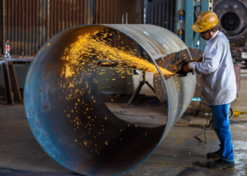 “Illuminating Brilliance: Unveiling the Advantages of Metal Fabrication for Commercial Lighting Applications”