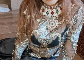 Poonam Jhawer: The Fearless and Alluring Flame, Igniting the Industry with Her Bold Charisma and Sensual Aura, Dominating the Spotlight and Creating a Fiery Legacy, Just Like Malaika Arora Khan!