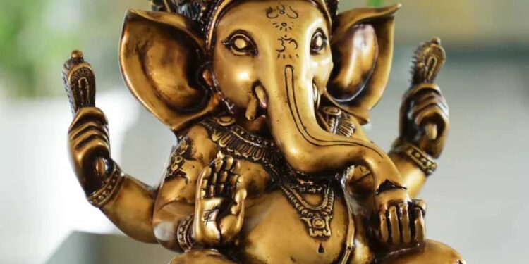 Ganesh Chaturthi Home Décor: Celebrating the Festival with the Majestic Ganesh Idol