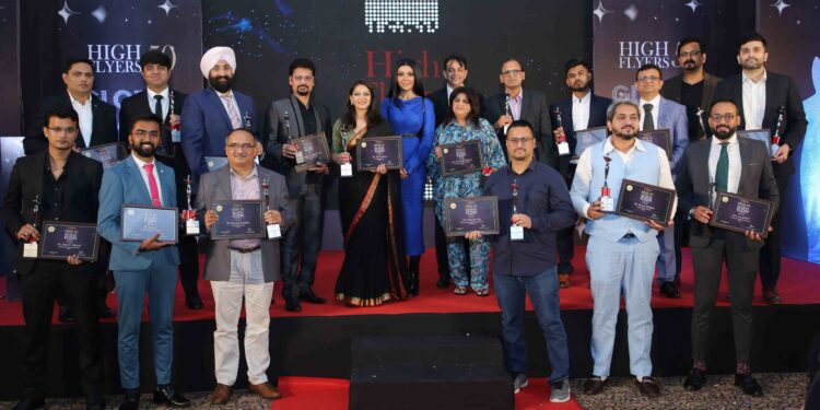 Koena Mitra confers the winners of the 4th Edition of the High Flyers 50 Global Icon Awards