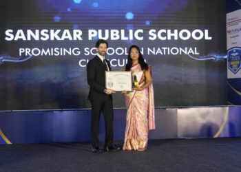 Sanskar Public School Awarded with Promising School in National Curriculum
