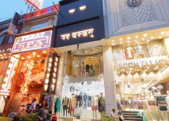 Explore a Fashion Revolution at Var Vastram: Redefining Men’s Fashion in the Heart of Karol Bagh, New Delhi
