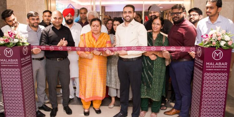 Malabar Gold & Diamonds opens a new showroom at Rajouri Garden, 7th in Delhi.