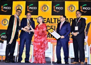 Dr. Vikram Shah honoured with “Healthcare Personality of the Year 2023” Award by FICCI