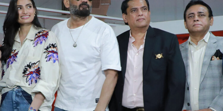 GM Modular Brand Ambassadors, the father daughter duo – Suniel Shetty and Athiya Shetty visited GM Modular stall at Acetech, Mumbai 2023