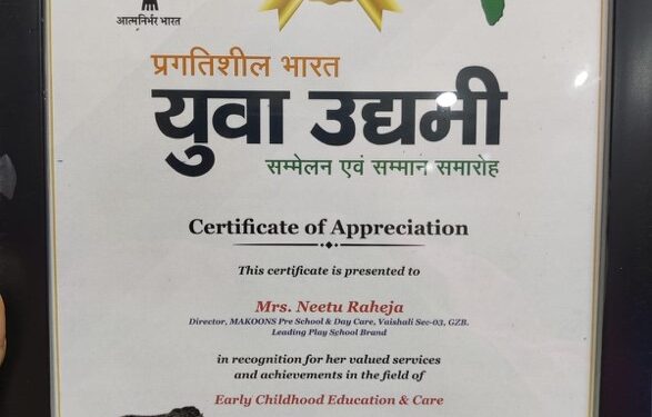 Makoons Play School in Vaishali & Krishna Nagar Triumphs at The Rising India Young Entrepreneur Awards 2023