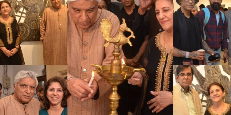 Javed Akhtar lauds Kiran Chopra’s Black & white sculpted paintings!