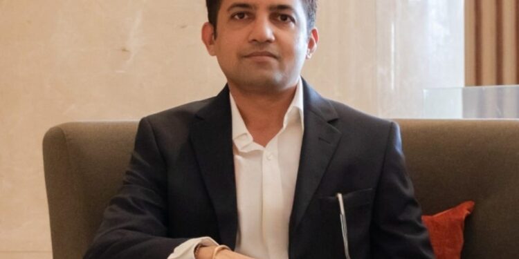 Bridging Cultures: Mr. Mohan Babu’s Vision for Global Brands Integrating with Local Languages in the Indian Signage Industry