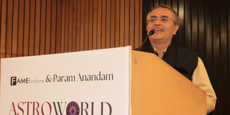 CA Shankar Ghansahamdas Andani honored with Life Time Achievement Award in Astroworld Conclave 2024.
