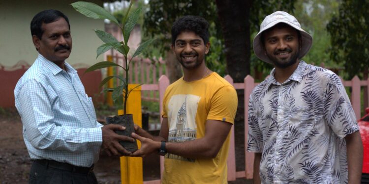 From Farm to Terrace: How Hasiru Agro is Bringing the Orchard to Your Doorstep!