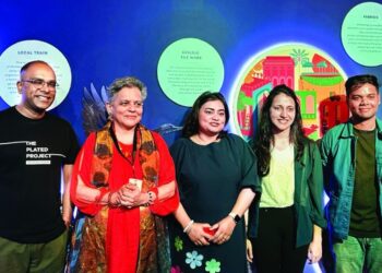 The Blue Box sees Sumaira Shaikh, Shalmali Kholghade, Aashti Miller at KGAF draws us into the spirit of Mumbai, and how! 