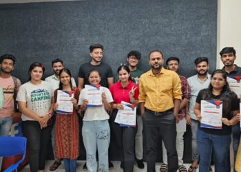 “A Step-by-Step Roadmap by best digital marketing institute in  indore : How to Achieve a High Salary Package in Digital Marketing”