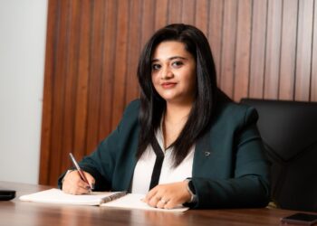 Sushmita Gupta: Revolutionizing the Beauty Industry with Rayz Cosmetics