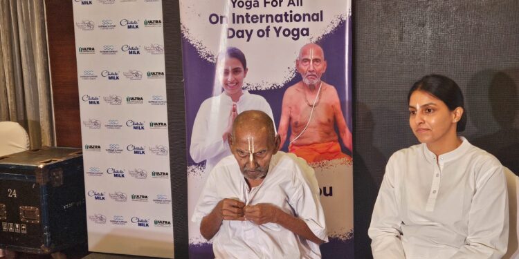 Shlloka Foundation hosts International Yoga Event powered By Ultra Corp Oldest man living Swami Sivananda graced the occasion
