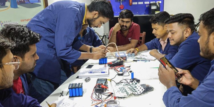 DIYguru Partners with L&T Edutech for E-Mobility Training in Indian Universities, launches hardware enabled PG Certification Program.