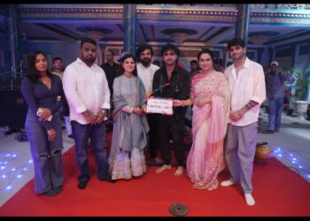 Paras Mehta Unites Padmini Kolhapure and Devi Chitralekha Ji for Soulful Bhajan