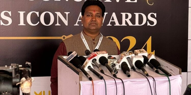 Ahmedabad’s famous Astrologer Praveen Kumar Joshi will be honored in Colombo by former President Mahinda Rajapaksa
