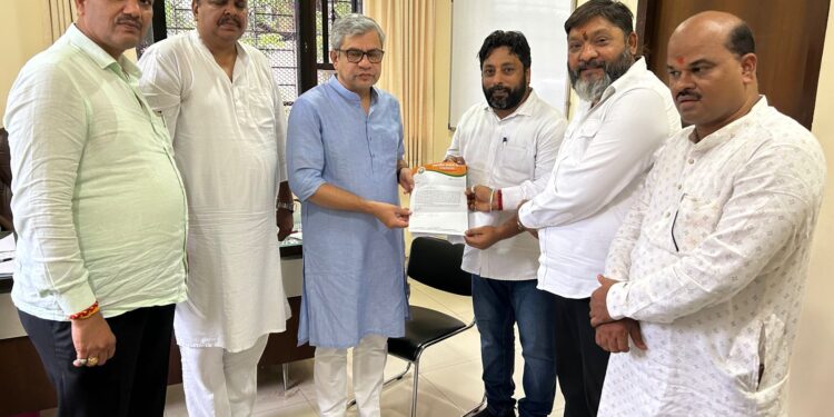 Railway Minister assured Shubhranshu Dixit, additional sleeper and AC coaches will be added to the Godan Express and Mahanagari Express.