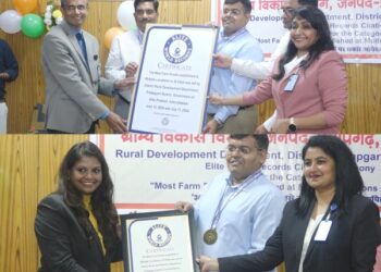 Pratapgarh District in Uttar Pradesh Sets Elite World Record by establishing 2017 Farm Ponds in 30 Days