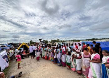 IIFL Foundation Distributes Relief to 1,800 People in Flood Affected Dibrugarh
