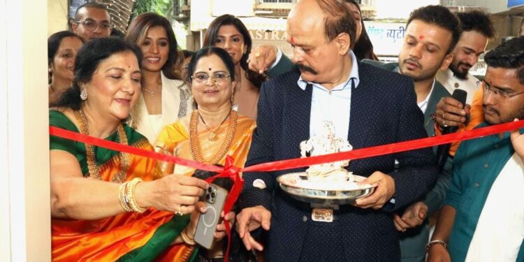 Shripad Shankar Nagarkar Jewellers Unveils Unique Designs with Grand Opening of First Showroom in Thane