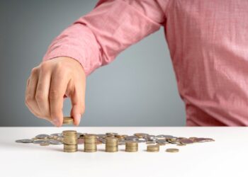 Charting Your Future Growth: Navigating FD Interest Rates Across Various Issuers
