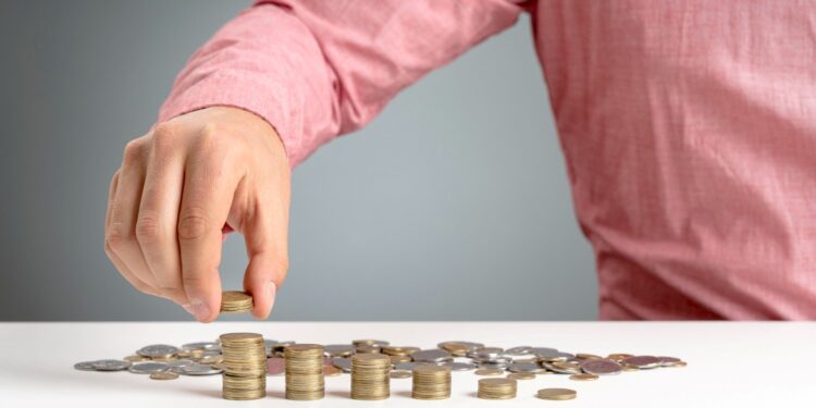 Charting Your Future Growth: Navigating FD Interest Rates Across Various Issuers