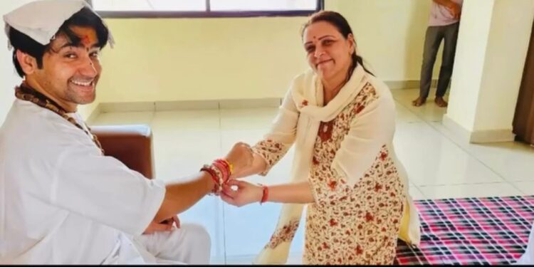 Bageshwar Baba Dhirendra Shashtri Celebrates Rakhi with Nidarshana Ramesh Gowani at Bageshwar Dham