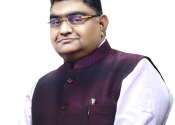 Dr. Vijay Kishore Bansal Honored with Lifetime Achievement Award at Udyogbhushan 2024
