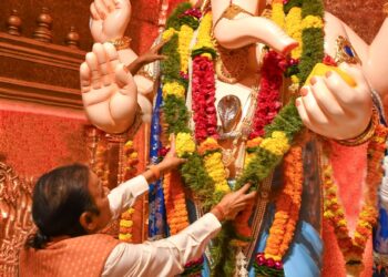 Dr. Dinesh Shahra Advocates for Tradition and Unity, Extends Support to Mumbai’s Ganpati Celebrations