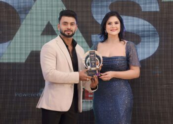 Subham Darjee – Felicitated with Indian Dazzling Award by Bollywood Diva Zareen Khan