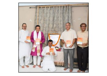 Dr. Dinesh Shahra Presents Sanatan Avatar at Guwahati’s Art of Living Center, Advocates Women’s Safety at Symposium